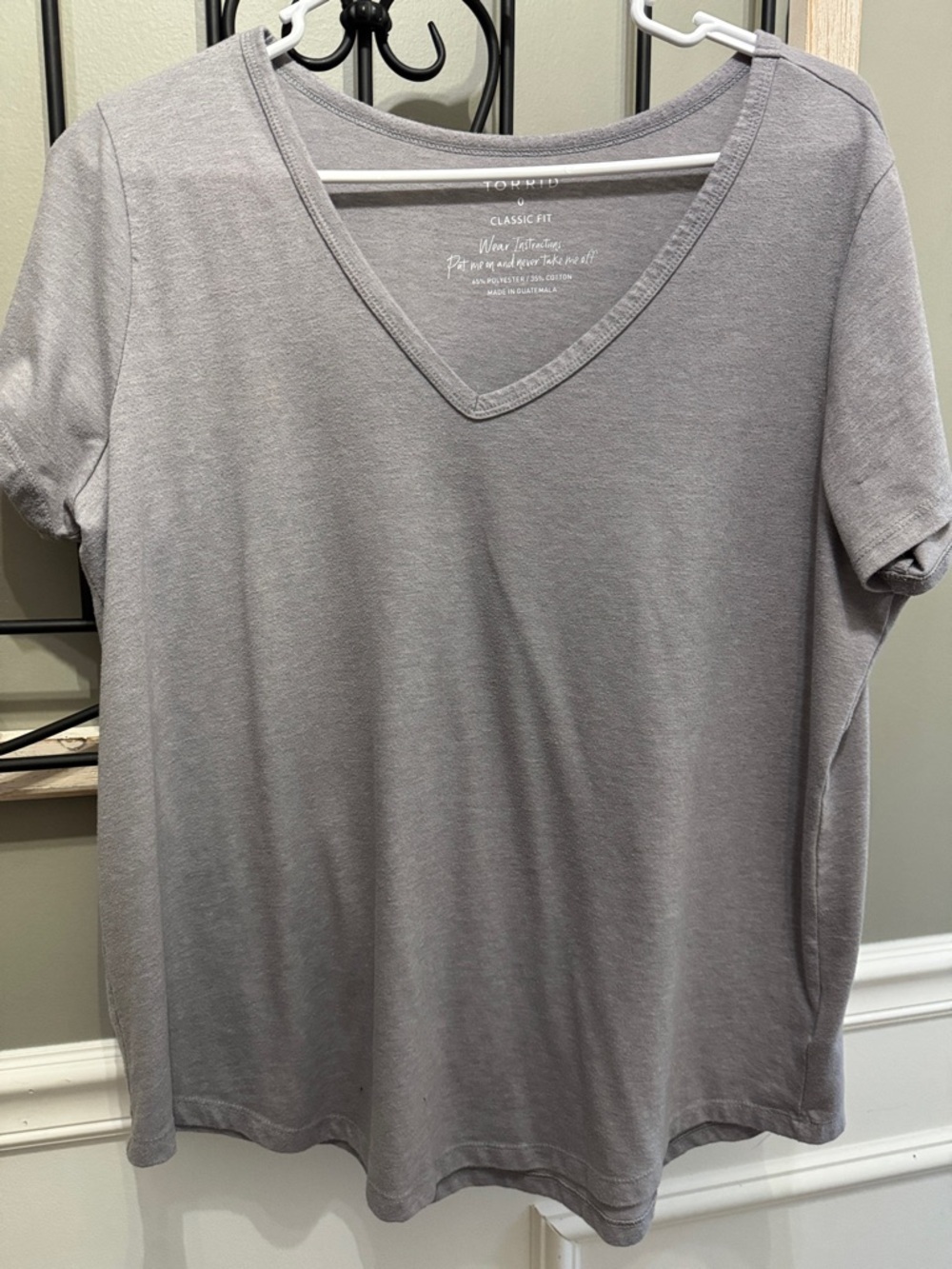 torrid Women's V-Neck Short Sleeve Tee — Gray classic fit 0